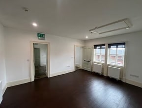 Station Appr, Frodsham for lease Interior Photo- Image 2 of 2