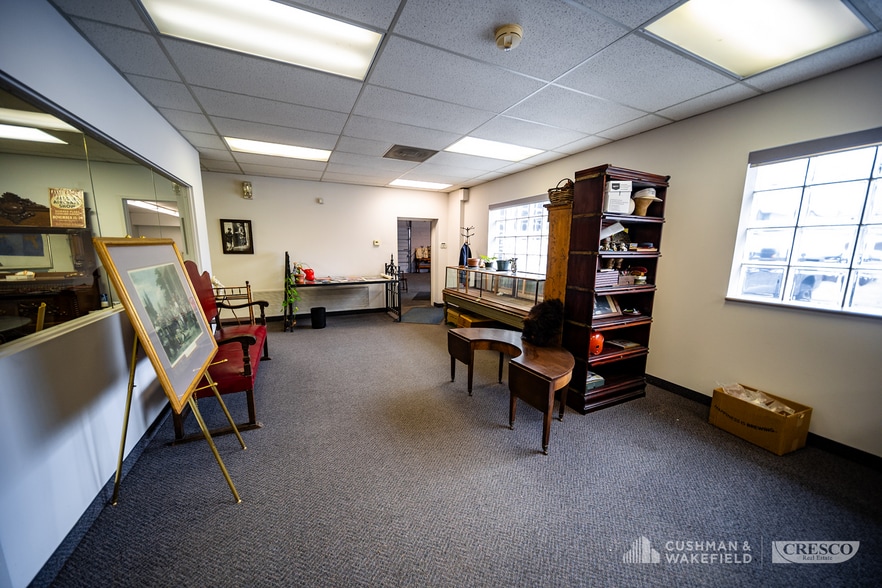 2635 Payne Ave, Cleveland, OH for lease - Interior Photo - Image 2 of 8