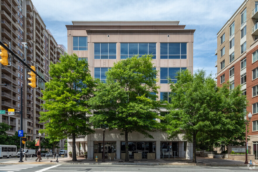 801 N Quincy St, Arlington, VA for lease - Building Photo - Image 2 of 6