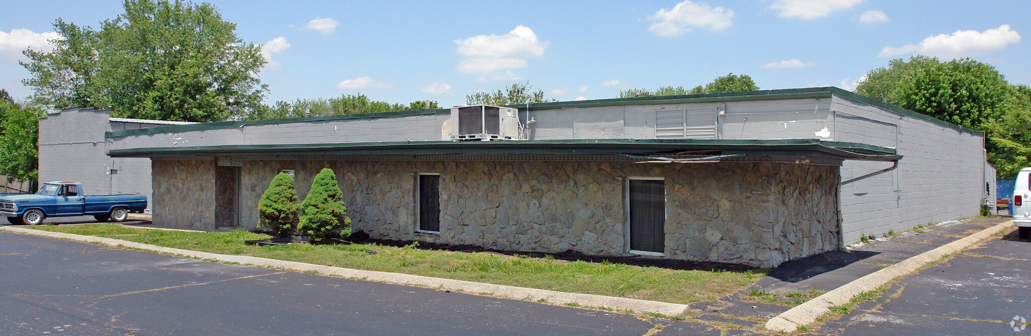 1104 S Broadway, Portland, TN for sale Primary Photo- Image 1 of 1