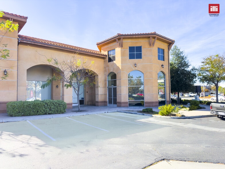 18760 Flying Tiger Dr, Canyon Country, CA for lease - Building Photo - Image 2 of 10