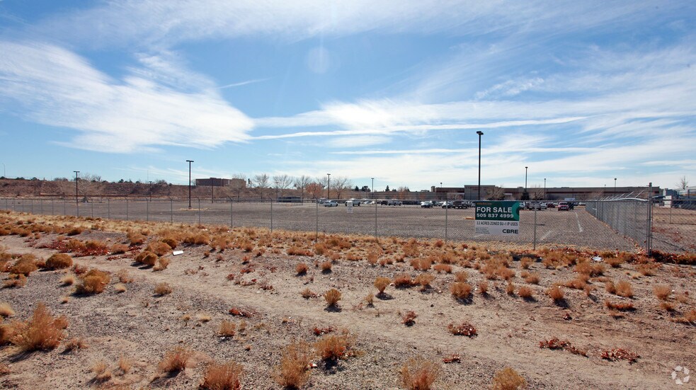 1501 Desert Surf Cir NE, Albuquerque, NM for sale - Primary Photo - Image 1 of 1