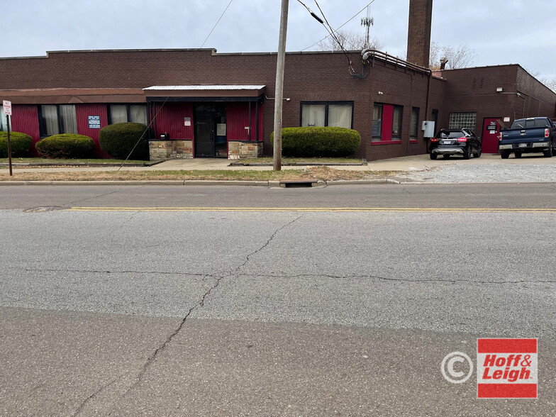 695 Johnston St, Akron, OH for sale - Building Photo - Image 1 of 9