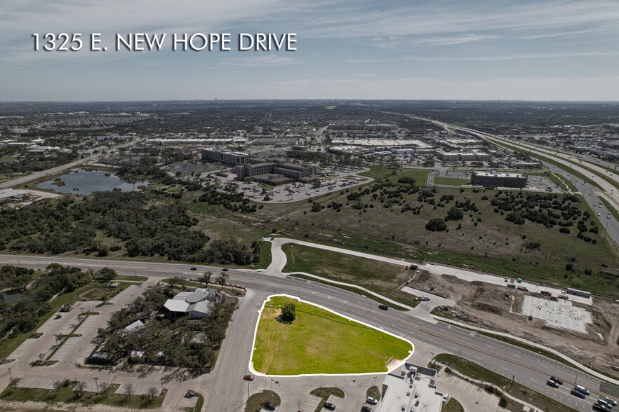1325 E New Hope Dr, Cedar Park, TX for sale - Building Photo - Image 1 of 1