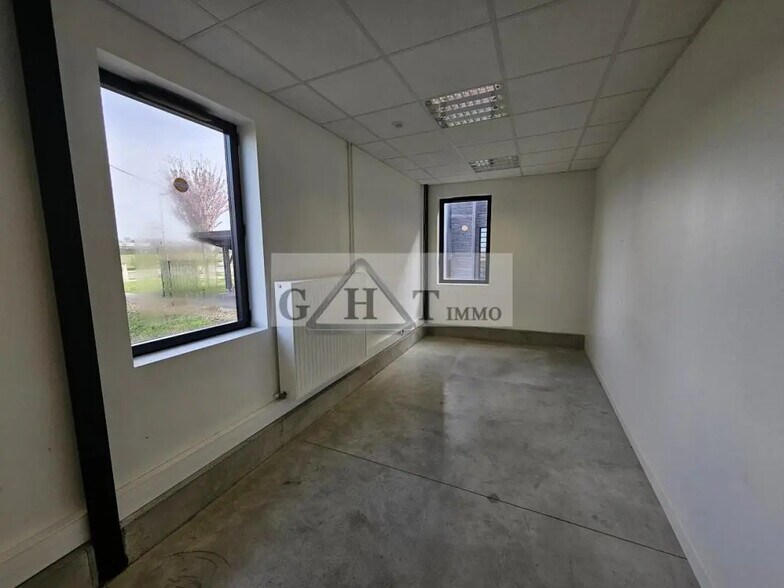 Office in Moissy-Cramayel for lease - Interior Photo - Image 3 of 6
