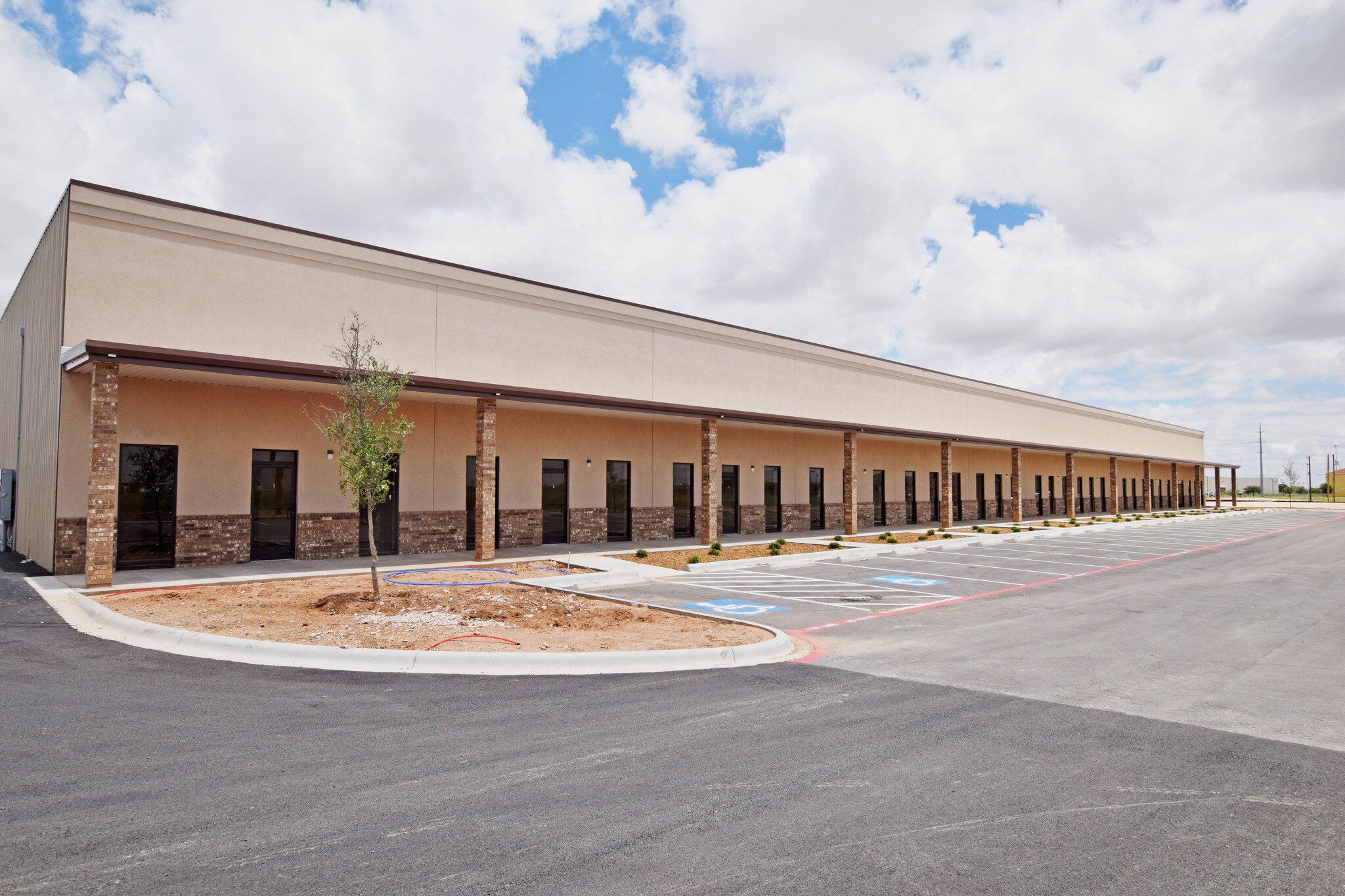801 S Pagewood Ave, Odessa, TX for lease Primary Photo- Image 1 of 11