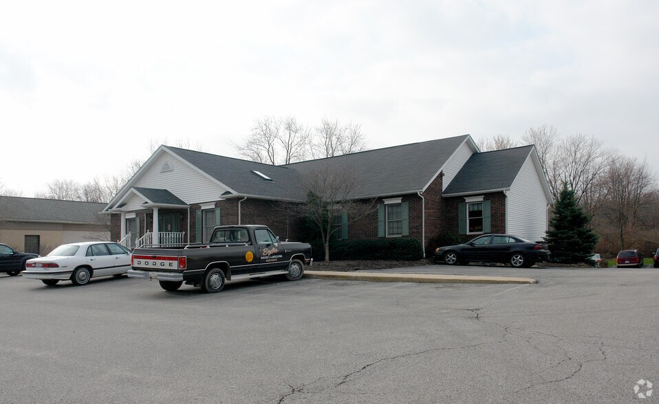 182 East Ave, Tallmadge, OH 44278