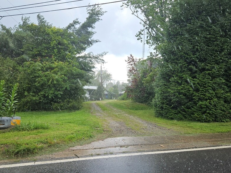 4184 Haywood Rd, Mills River, NC for sale - Building Photo - Image 1 of 5