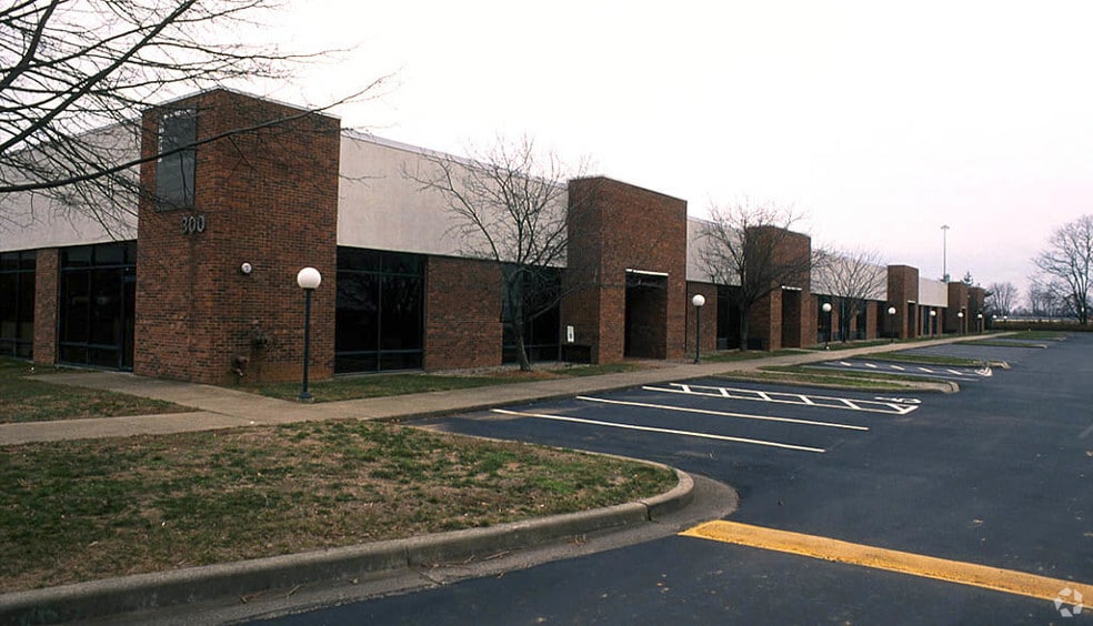 3600 Chamberlain Ln, Louisville, KY for lease - Building Photo - Image 3 of 22