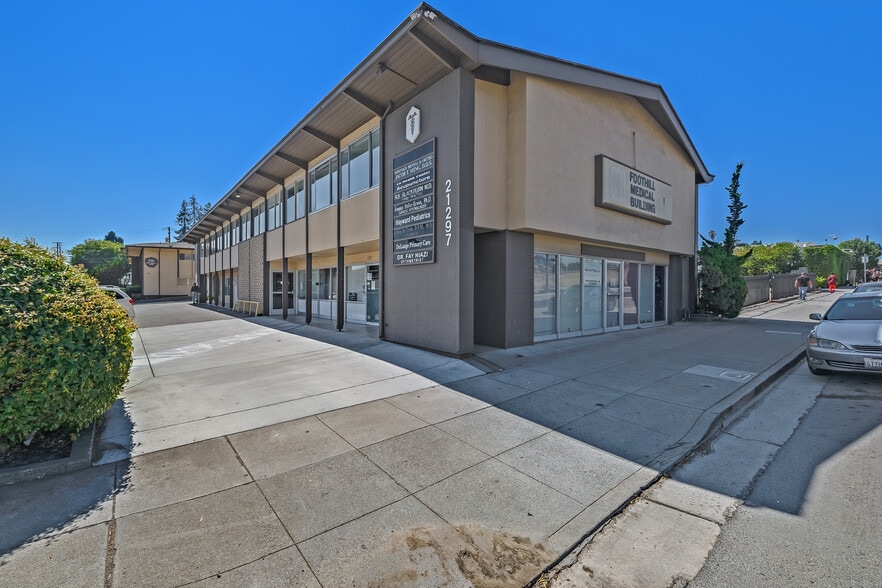 21297 Foothill Blvd, Hayward, CA for lease - Building Photo - Image 1 of 16