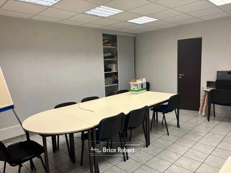 Flex in Saint-Symphorien-d'Ozon for sale - Interior Photo - Image 3 of 7