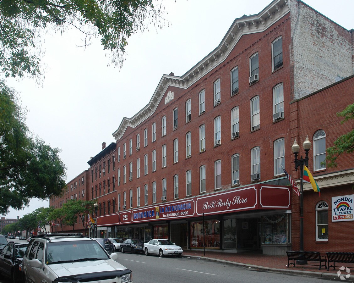 222 Essex St, Lawrence, MA 01840 Property Record