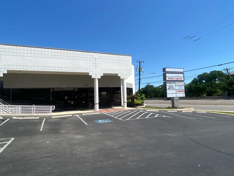 14415 Blanco Rd, San Antonio, TX for lease - Building Photo - Image 3 of 14