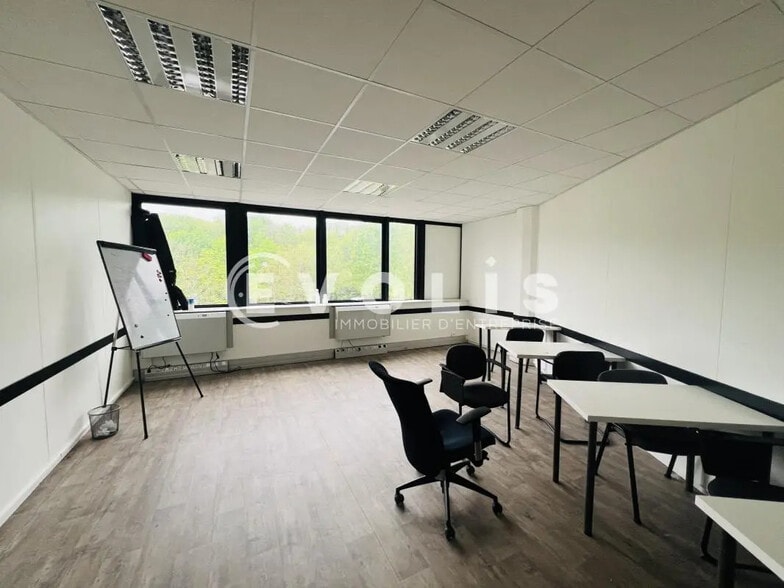 1 Rue De Rome, Rosny-sous-Bois for lease - Interior Photo - Image 2 of 7