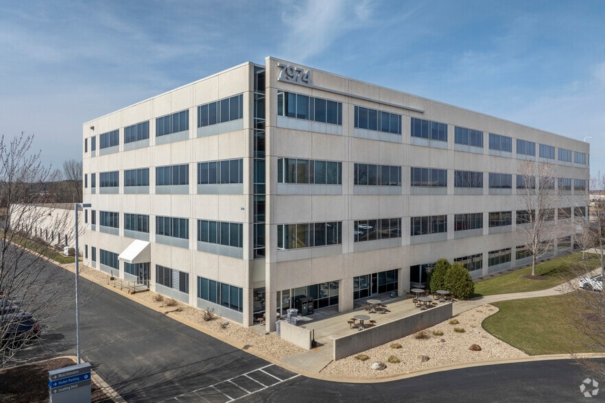7974 UW Health Ct, Middleton, WI for sale - Primary Photo - Image 1 of 9