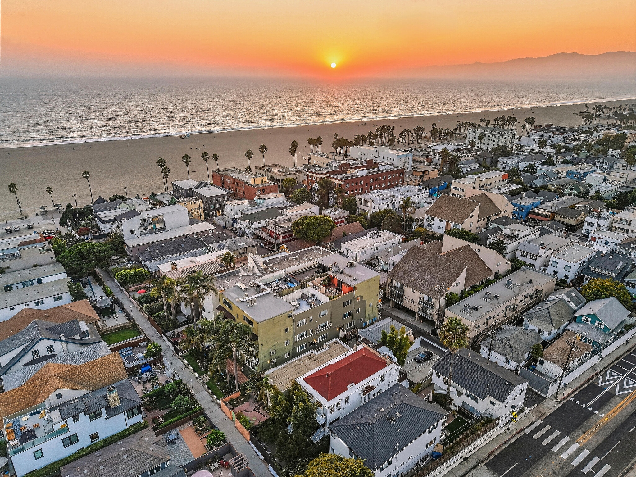 51 Sunset ave, Venice, CA for sale Primary Photo- Image 1 of 40