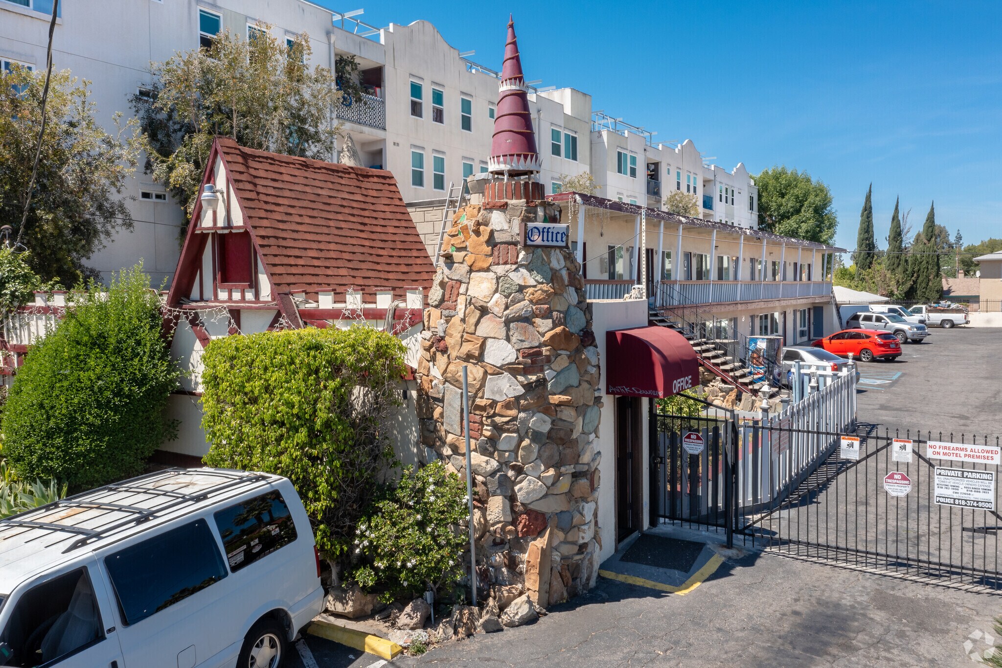 9253 Sepulveda Blvd, North Hills, CA 91343 Good Knight Inn Motel