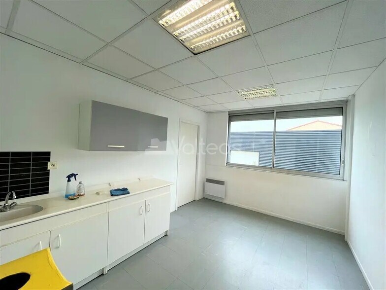 9 Rue De Vidailhan, Balma for lease - Interior Photo - Image 3 of 12