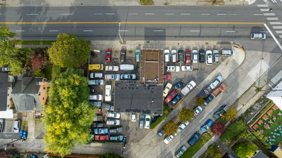 7860 Lake City Way NE, Seattle, WA for sale - Building Photo - Image 2 of 12