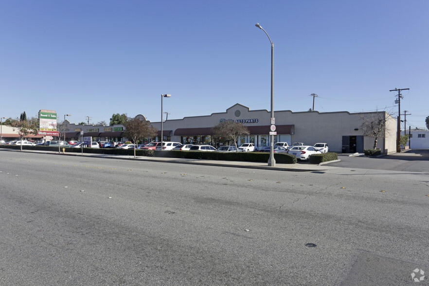 15700-15766 Bellflower Blvd, Bellflower, CA for lease - Building Photo - Image 2 of 2