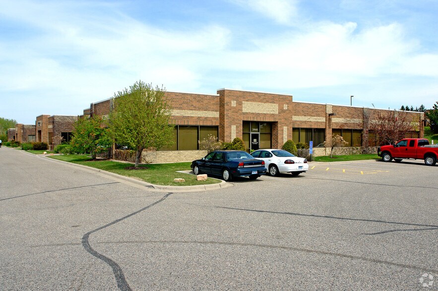 2060 Centre Pointe Blvd, Mendota Heights, MN for sale - Primary Photo - Image 1 of 1
