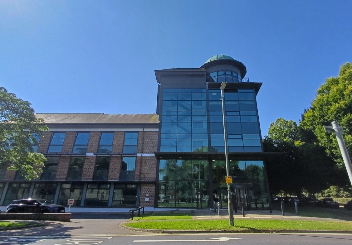 Broadway, Letchworth Garden City for lease Building Photo- Image 1 of 2