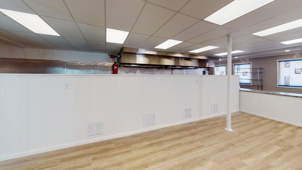 912 Somerville St, Manchester, NH for lease - Building Photo - Image 2 of 10