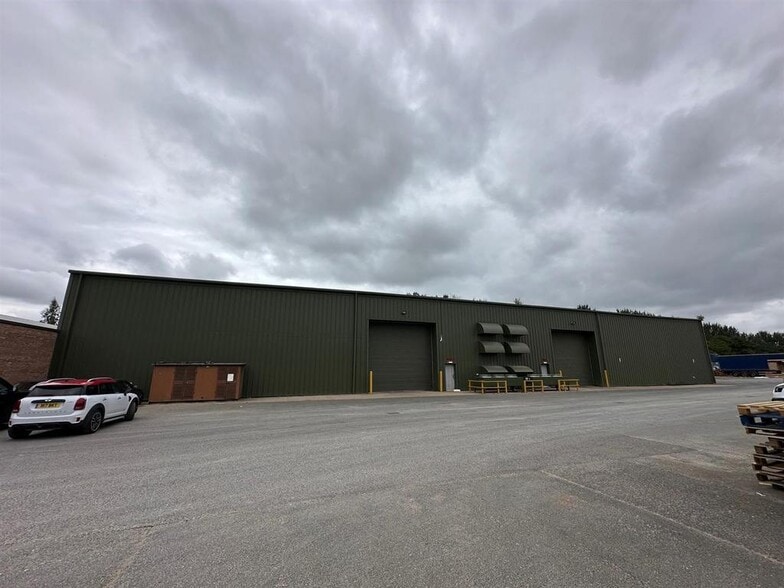 Tate Business Park portfolio of 3 properties for sale on LoopNet.com - Building Photo - Image 3 of 20