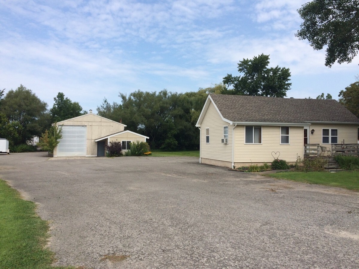 2625 Bedell Rd, Grand Island, NY 14072