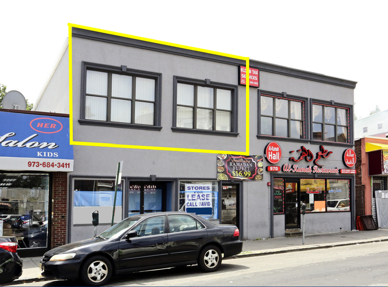 970-972 Main St, Paterson, NJ for lease - Building Photo - Image 1 of 1