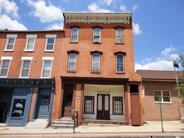 211-213 Locust St, Columbia, PA for sale Primary Photo- Image 1 of 1