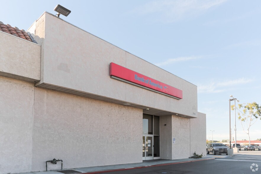 2516 E Chapman Ave, Fullerton, CA for sale - Building Photo - Image 2 of 2