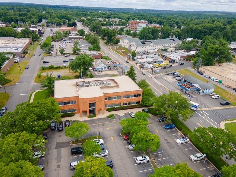 333 Old Hook Rd, Westwood, NJ for sale - Building Photo - Image 2 of 3