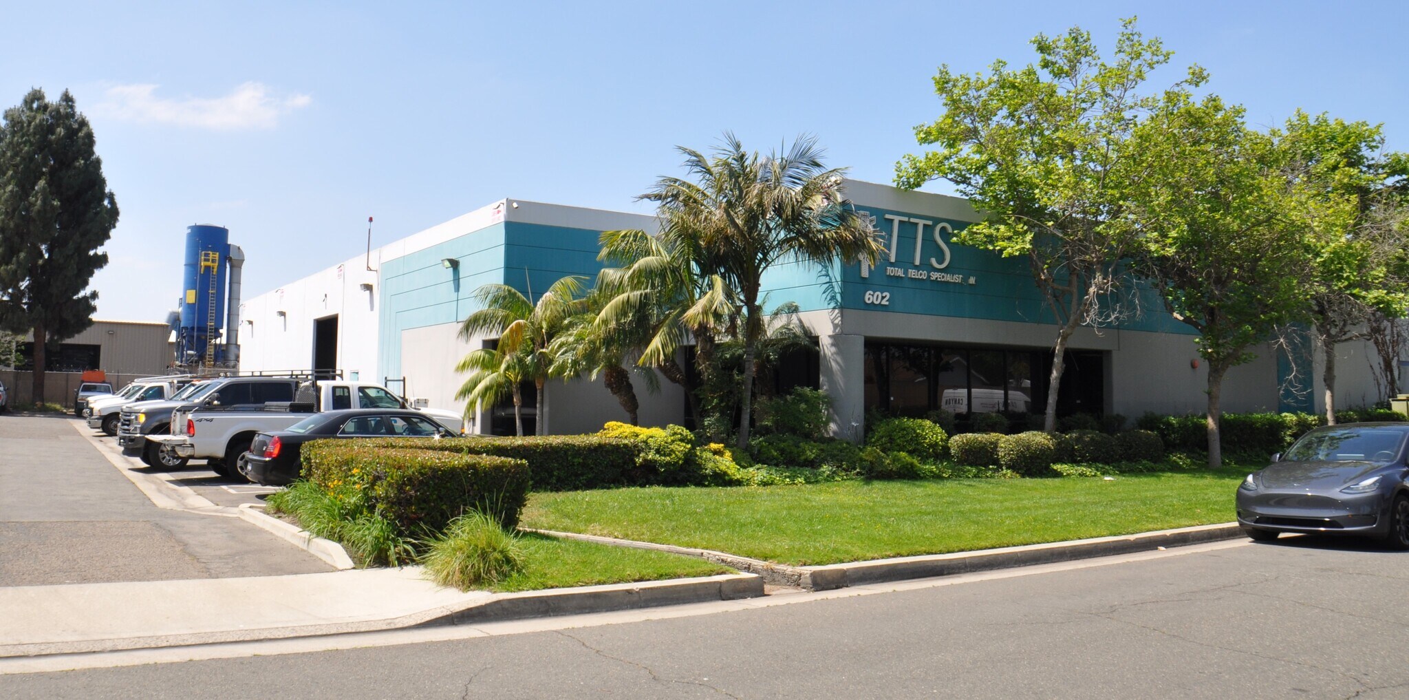 602 W Southern Ave, Orange, CA for lease Building Photo- Image 1 of 8