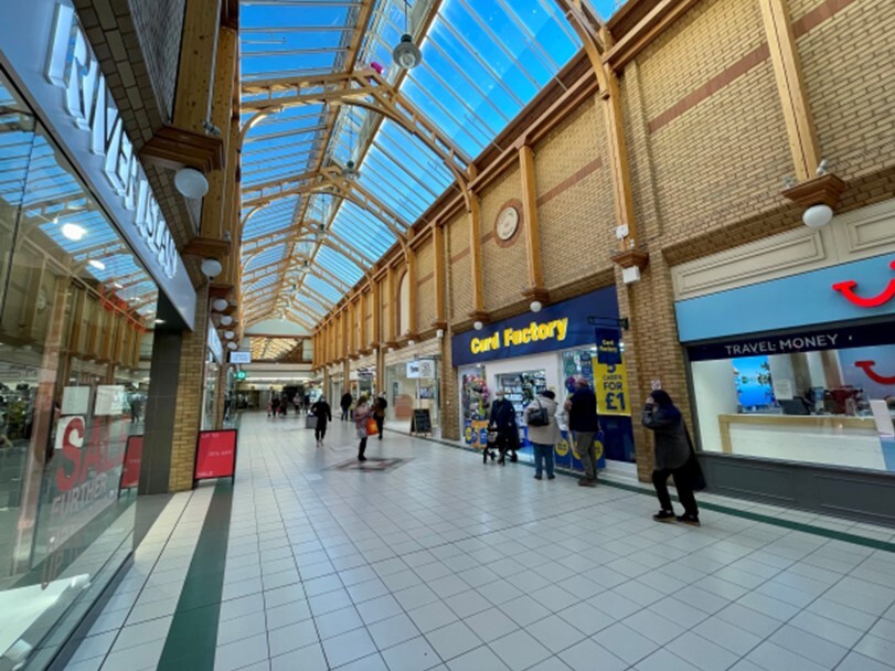 39 Green Lanes Shopping Centre, Barnstaple for lease Interior Photo- Image 1 of 3