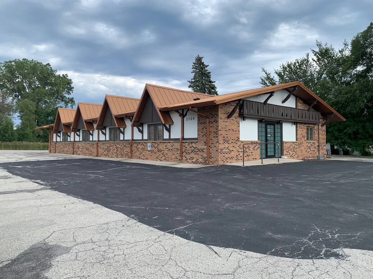 3709 Kohler Memorial Dr, Sheboygan, WI 53081