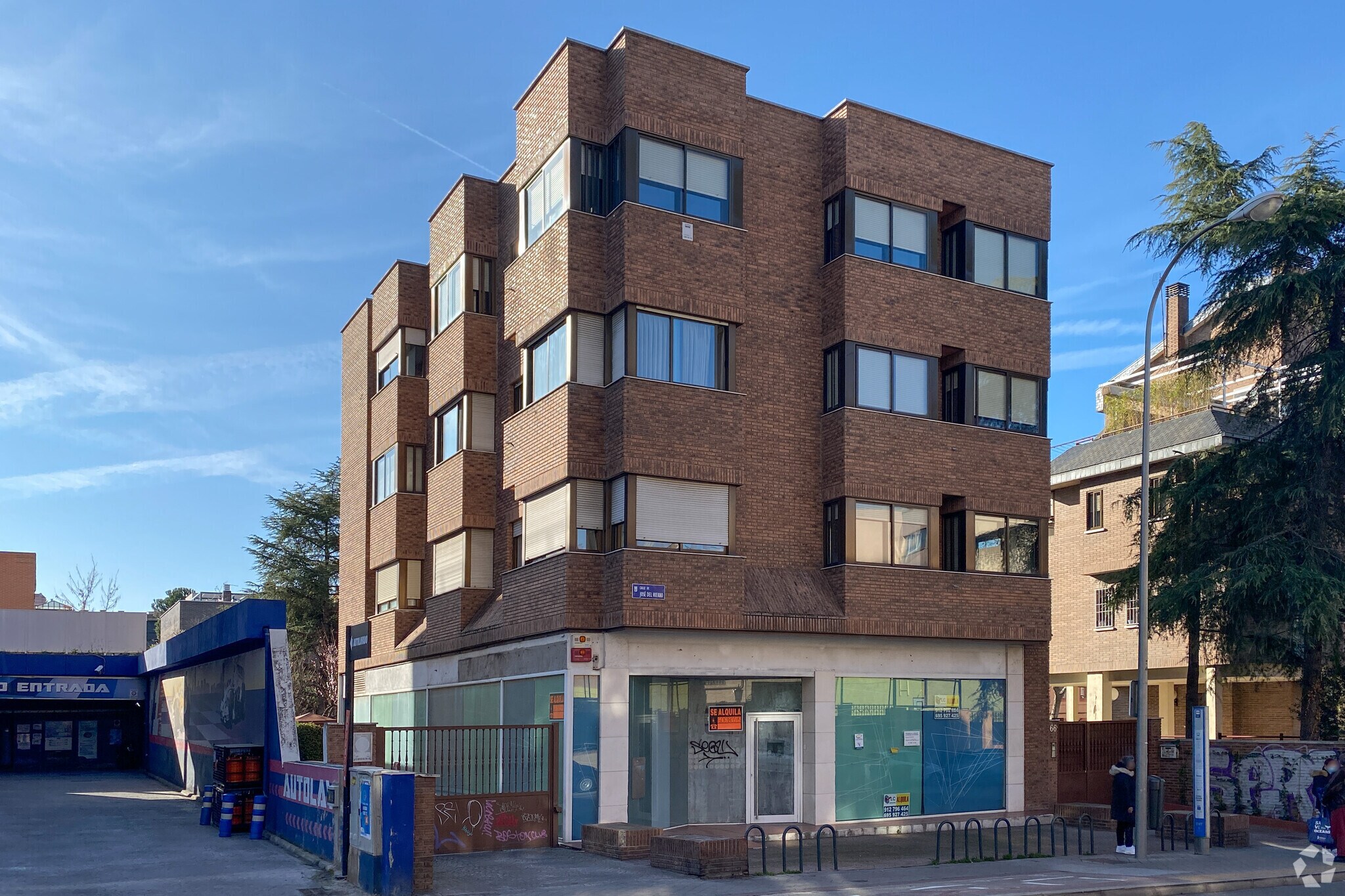 Calle José del Hierro, 66, Madrid, Madrid for sale Primary Photo- Image 1 of 1