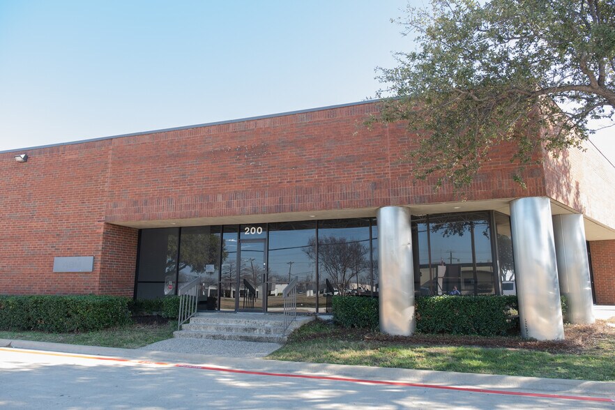 1440 Regal Row, Dallas, TX for sale - Building Photo - Image 1 of 1