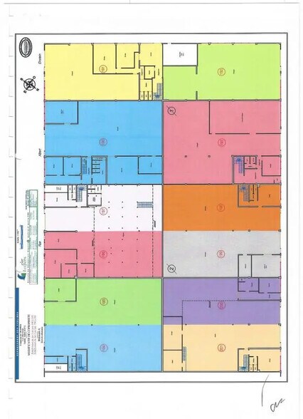 Industrial in Trappes for lease - Building Photo - Image 1 of 2