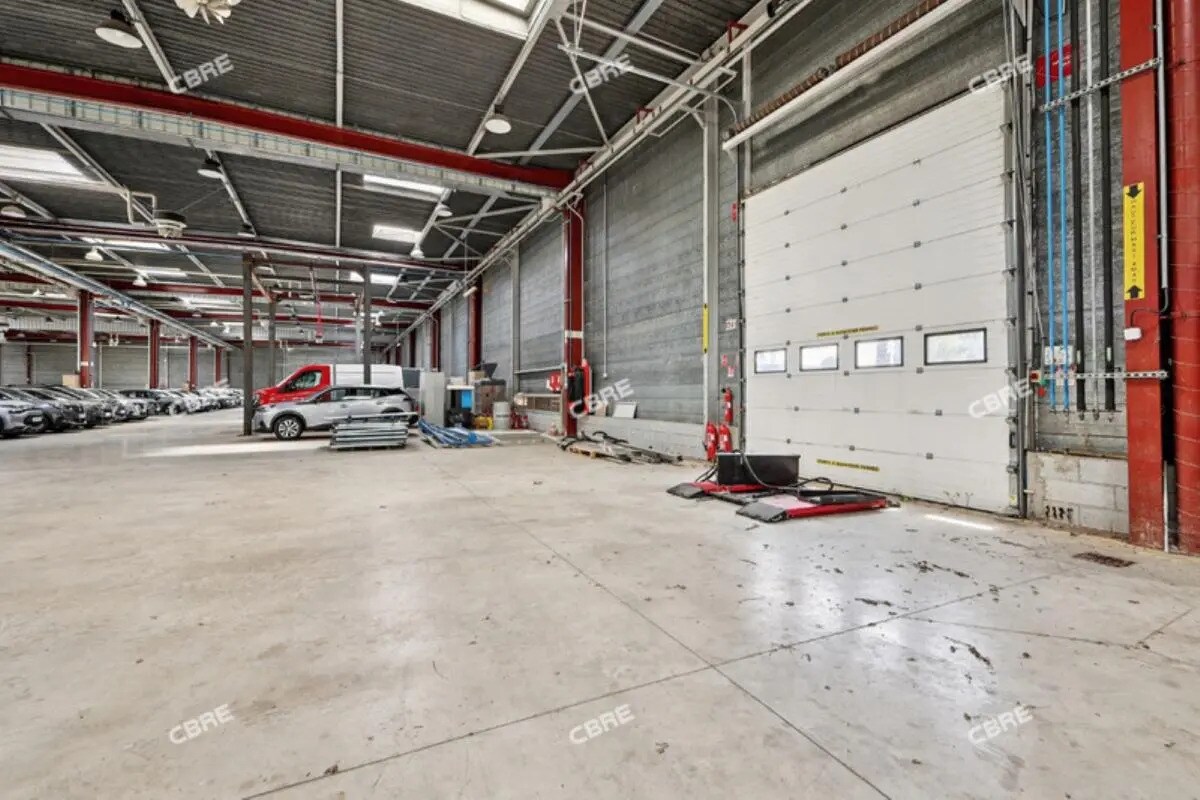 Flex in Trappes for lease Interior Photo- Image 1 of 12