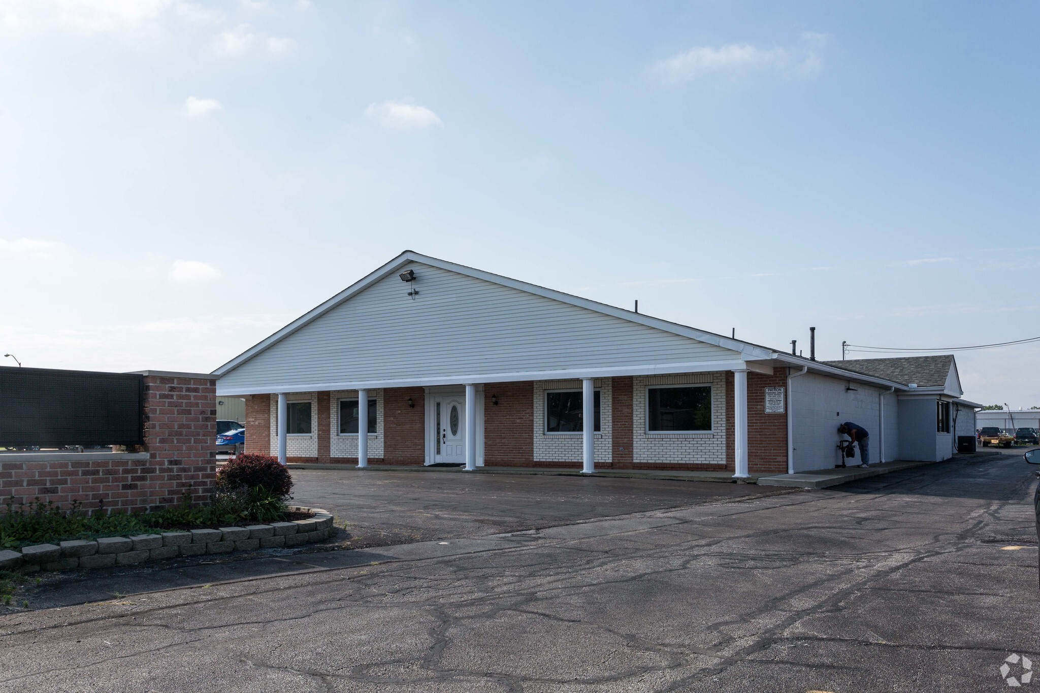 1131 E Broad St, Elyria, OH for lease Building Photo- Image 1 of 16