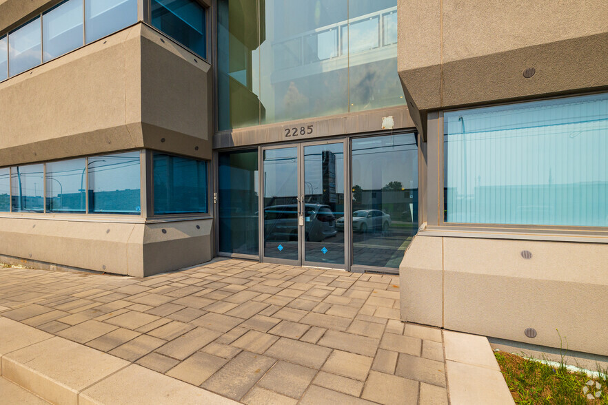 2285 Av Francis-Hughes, Laval, QC for lease - Building Photo - Image 3 of 11