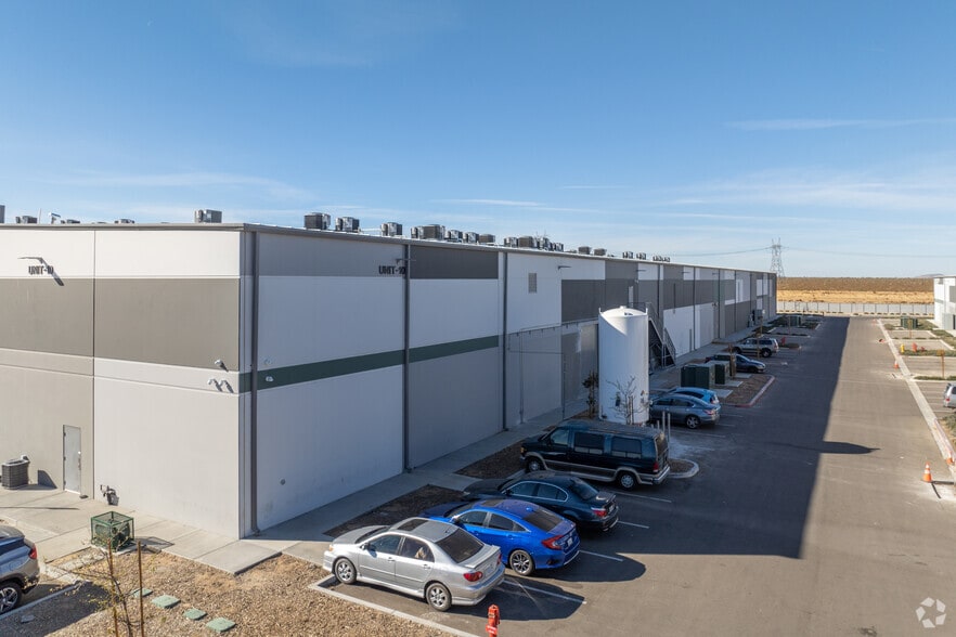 9841B Bartlett Ave, Adelanto, CA for sale - Building Photo - Image 3 of 7