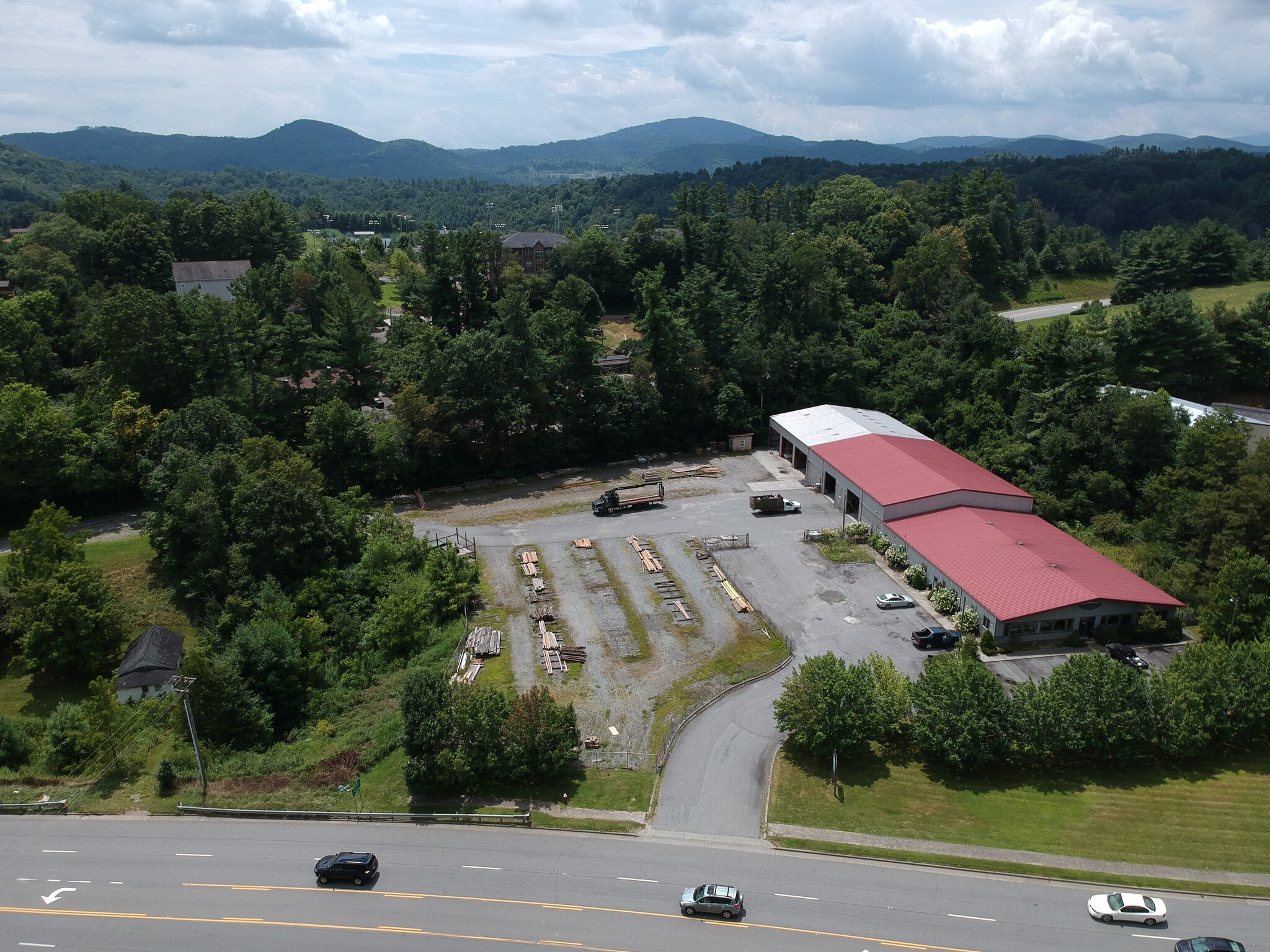 1329 US-421, Boone, NC for sale Primary Photo- Image 1 of 1