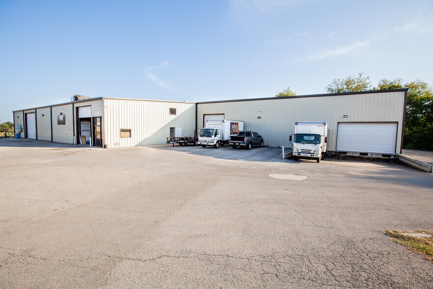 5115 Monaco Cir, San Antonio, TX for sale - Building Photo - Image 1 of 1