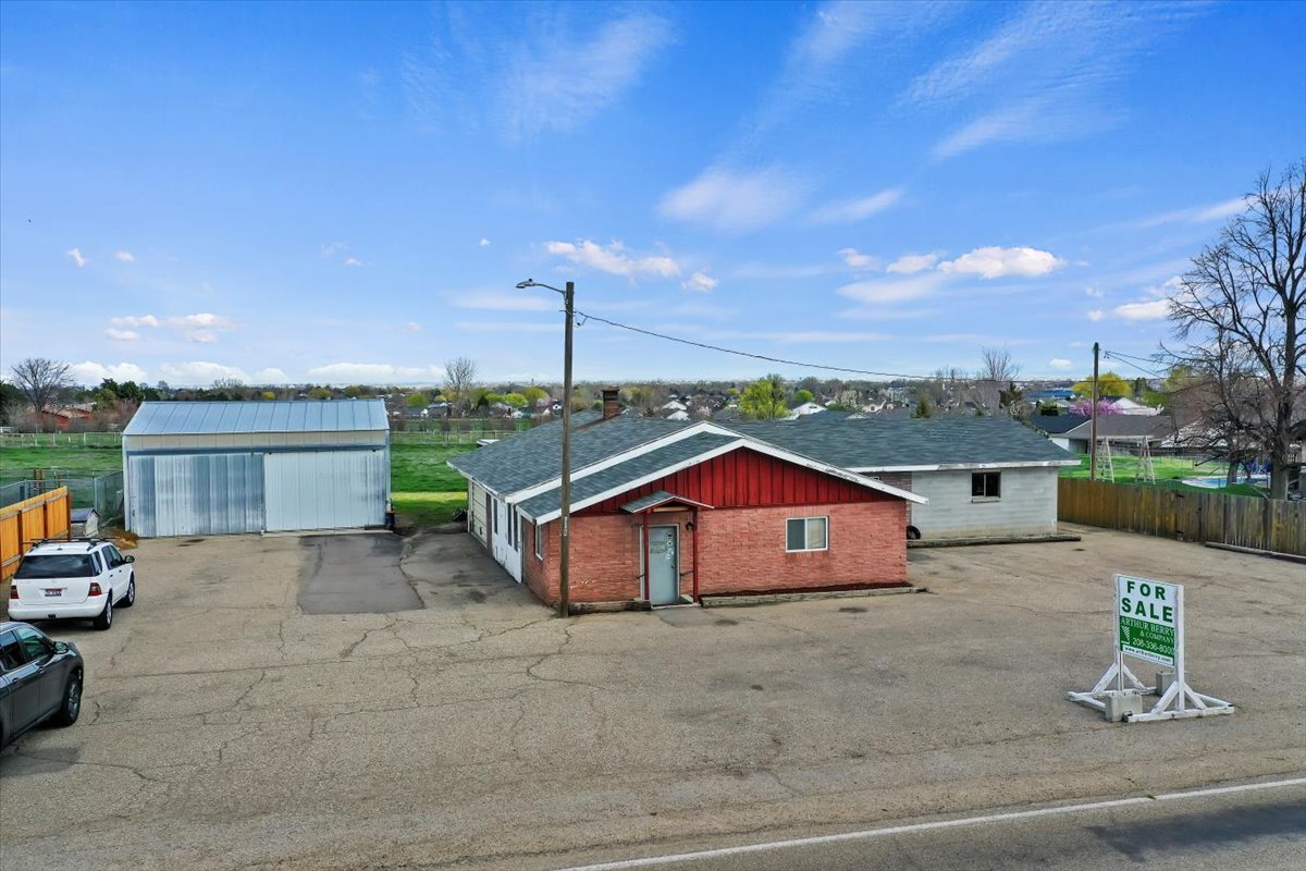 609 E Homedale Rd, Caldwell, ID 83607 Former Joy's Auto Clinic