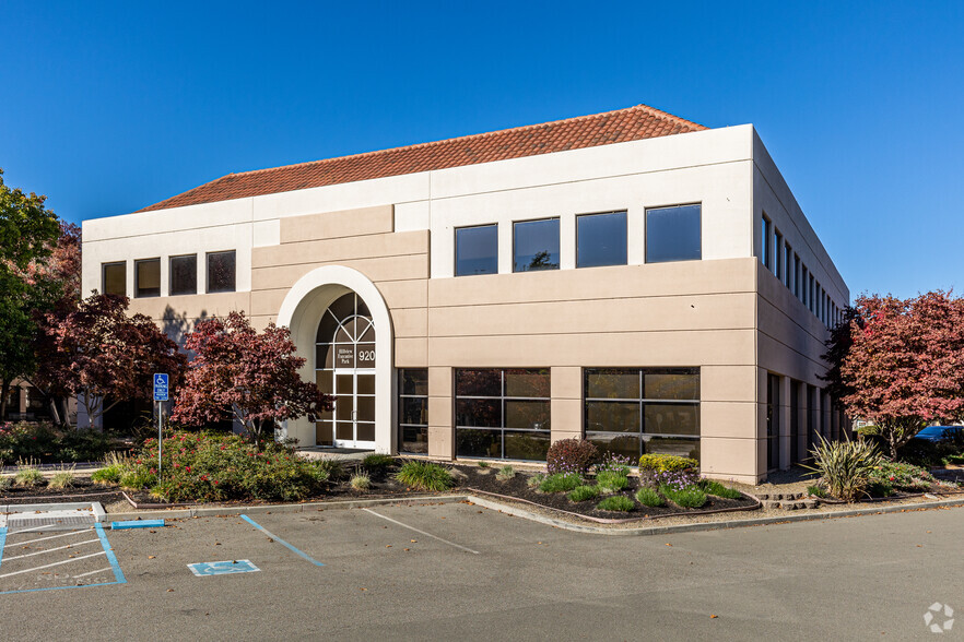 830-920 Hillview Ct, Milpitas, CA for lease - Primary Photo - Image 2 of 2