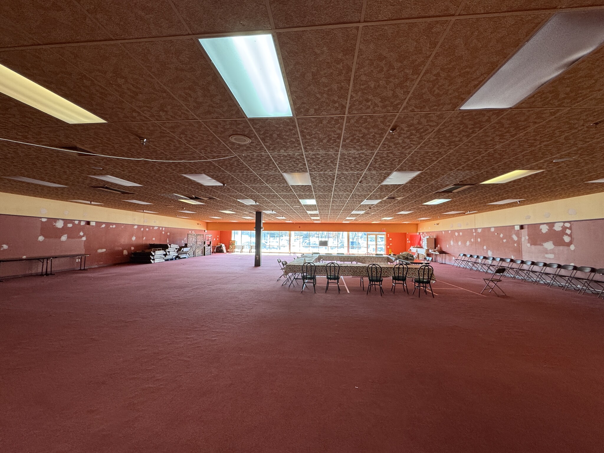 225-255 Mohawk Trl, Greenfield, MA for lease Building Photo- Image 1 of 2