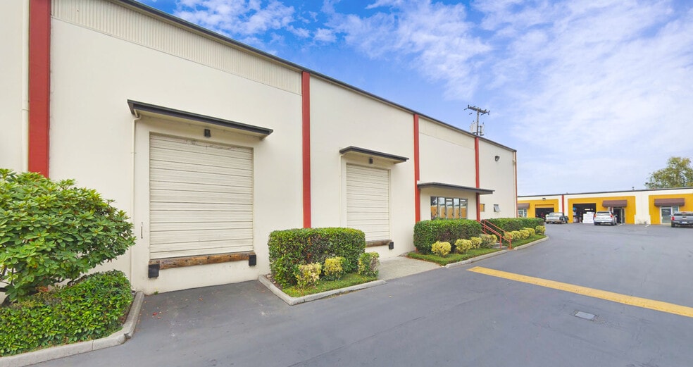 400-410 S 96th St, Seattle, WA for lease - Building Photo - Image 2 of 3