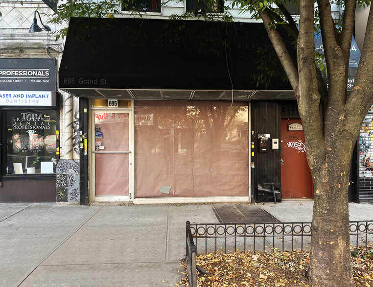 696 Grand St, Brooklyn, NY for lease - Building Photo - Image 1 of 3